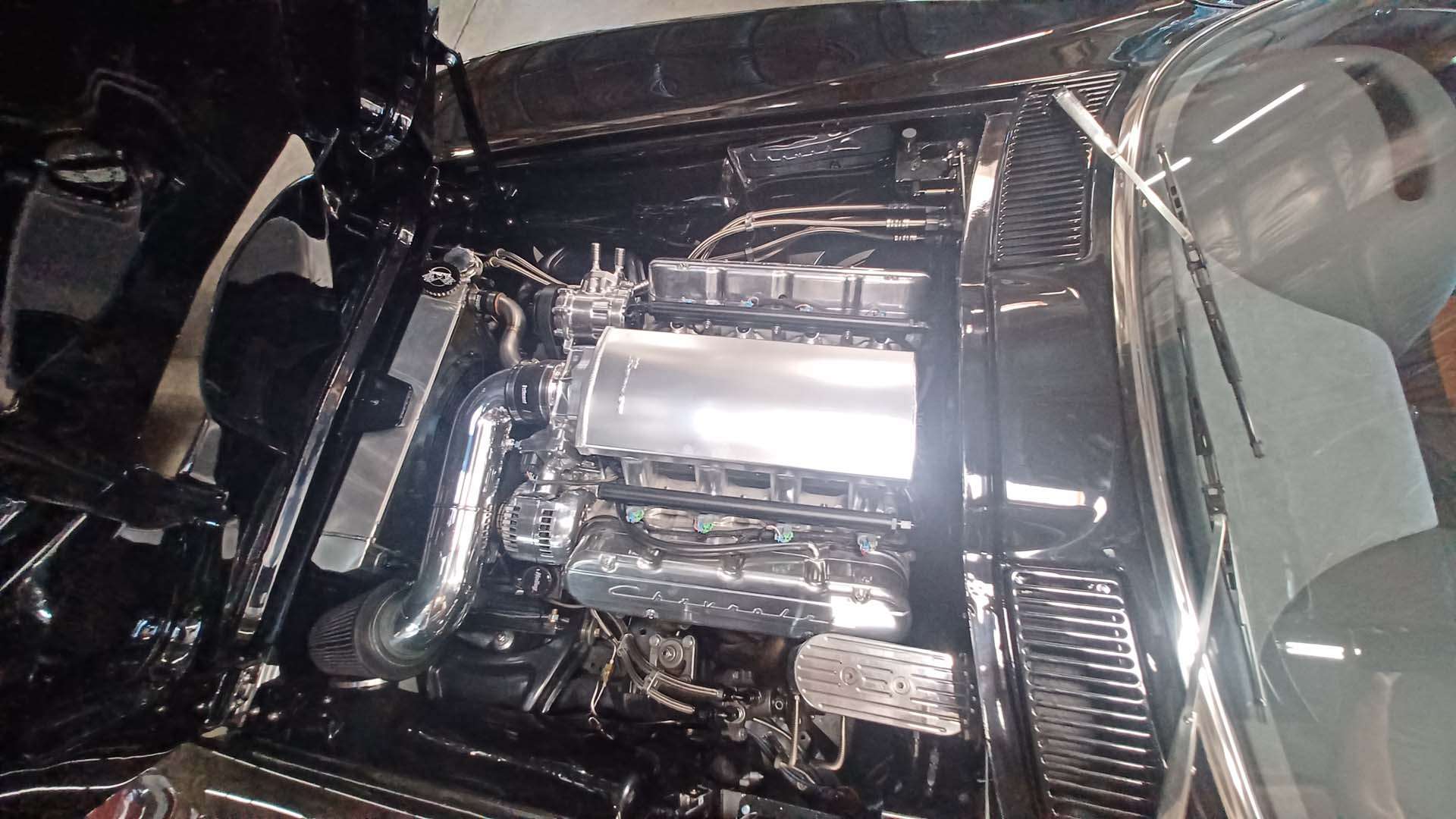 Prk 2nd pic is the engine